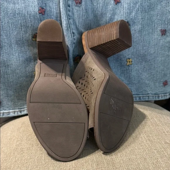 TOMS Women's Gray Perforated Mules - Picture 6 of 8